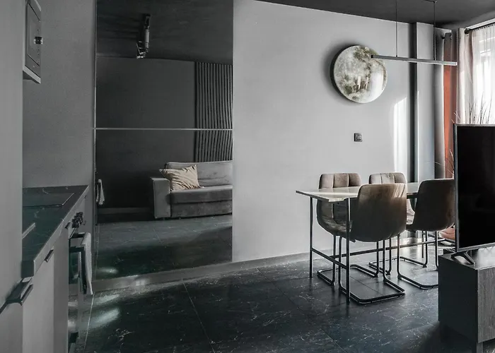 Blacknight - Self Check-in 24h